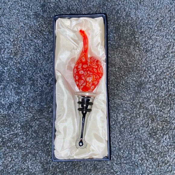 Wine Bottle Stopper - Needle Art Studio - Hand Made Glass - Picture 1 of 3